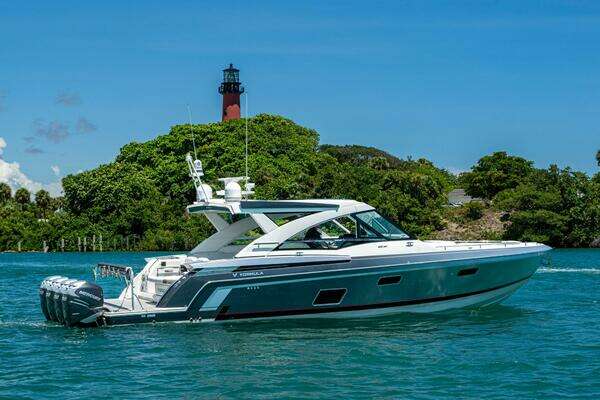 Formula 430 SSC Yacht For Sale