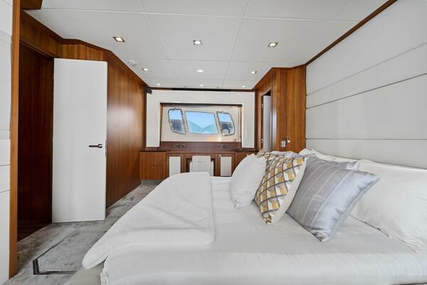 84ft Sunseeker Yacht For Sale