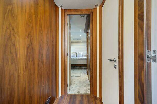 Sunseeker Predator 84 Yacht For Sale