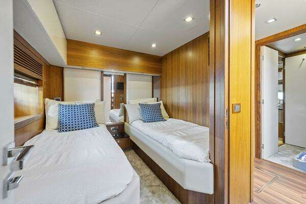 Sunseeker Predator 84 Yacht For Sale