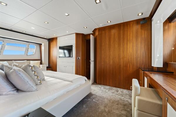 84ft Sunseeker Yacht For Sale