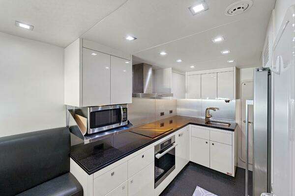 Sunseeker Predator 84 Yacht For Sale