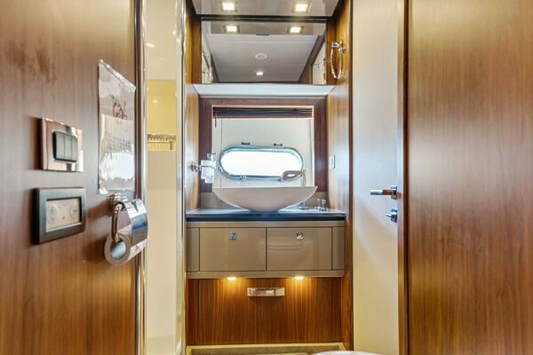 84ft Sunseeker Yacht For Sale