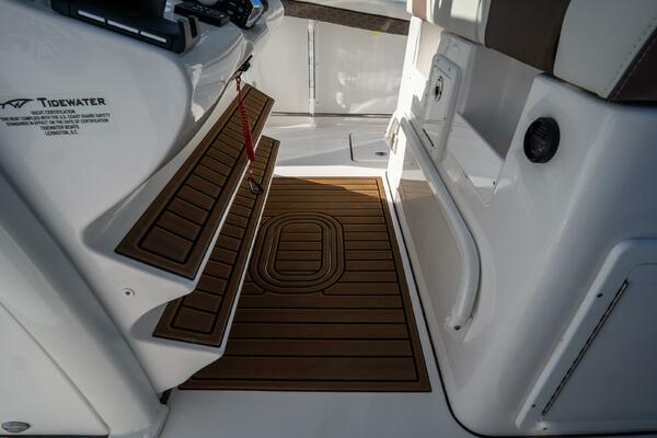 320 CC Adventure 32ft Tidewater Yacht For Sale