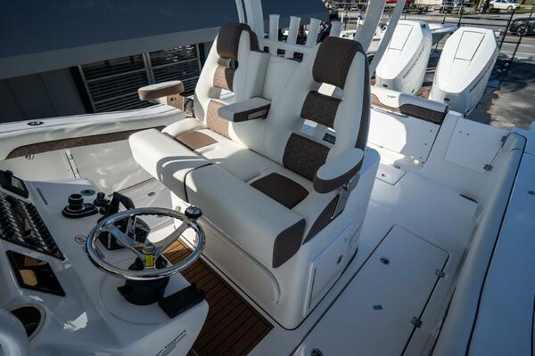 320 CC Adventure 32ft Tidewater Yacht For Sale