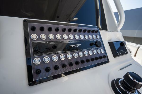 320 CC Adventure 32ft Tidewater Yacht For Sale