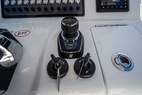 320 CC Adventure 32ft Tidewater Yacht For Sale