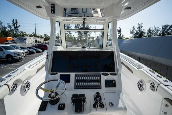 320 CC Adventure 32ft Tidewater Yacht For Sale