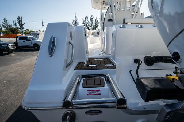 320 CC Adventure 32ft Tidewater Yacht For Sale