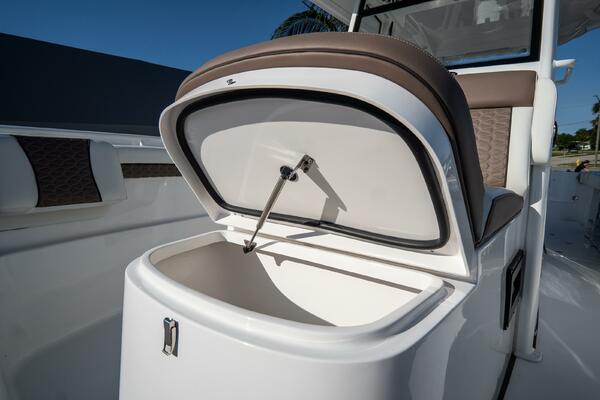 320 CC Adventure 32ft Tidewater Yacht For Sale