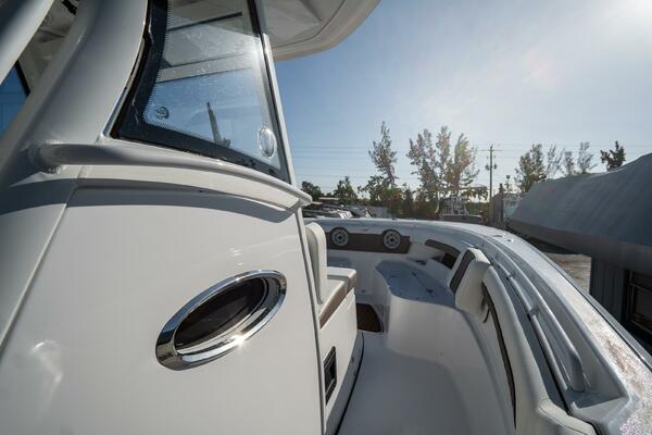 320 CC Adventure 32ft Tidewater Yacht For Sale