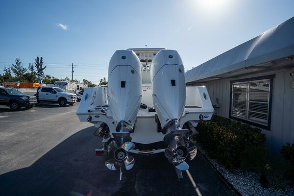 320 CC Adventure 32ft Tidewater Yacht For Sale