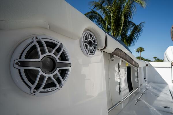 320 CC Adventure 32ft Tidewater Yacht For Sale