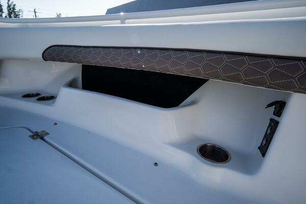 320 CC Adventure 32ft Tidewater Yacht For Sale