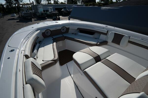 320 CC Adventure 32ft Tidewater Yacht For Sale