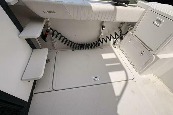 27ft Glacier Bay Yacht For Sale