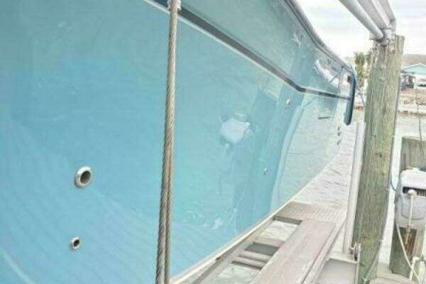 Grady-White 330 Express Yacht For Sale