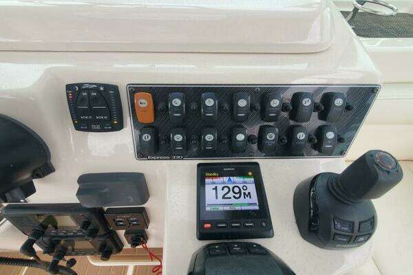 Grady-White 330 Express Yacht For Sale