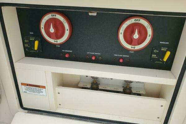 Grady-White 330 Express Yacht For Sale