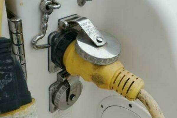 Grady-White 330 Express Yacht For Sale