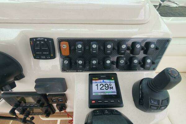 Grady-White 330 Express Yacht For Sale