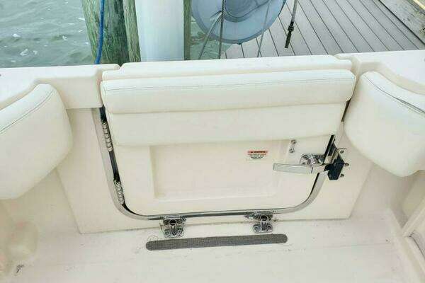 Grady-White 330 Express Yacht For Sale