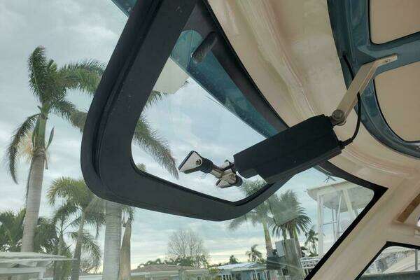 Grady-White 330 Express Yacht For Sale