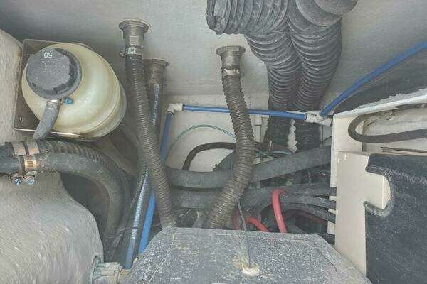 Grady-White 330 Express Yacht For Sale