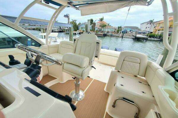 Grady-White 330 Express Yacht For Sale