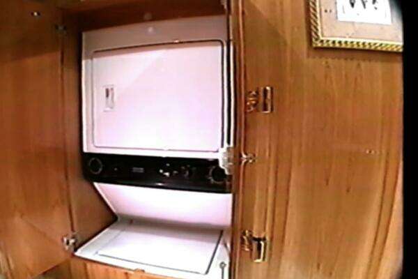 Monte Fino Skylounge 80 Yacht For Sale