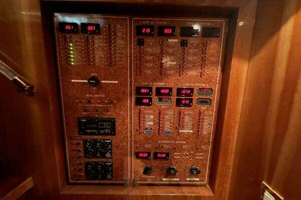 Monte Fino Skylounge 80 Yacht For Sale