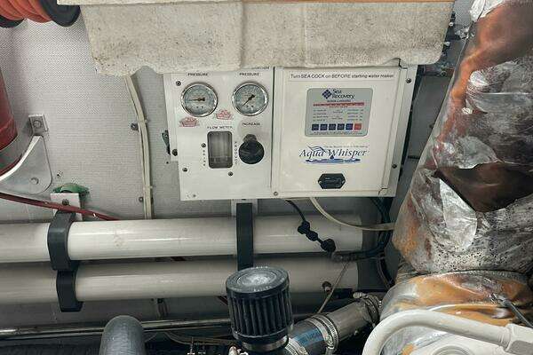 Monte Fino Skylounge 80 Yacht For Sale