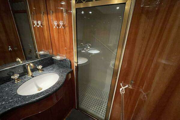 Monte Fino Skylounge 80 Yacht For Sale