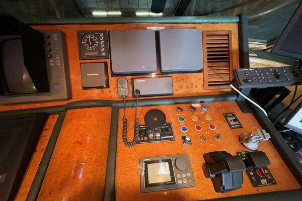 Monte Fino Skylounge 80 Yacht For Sale