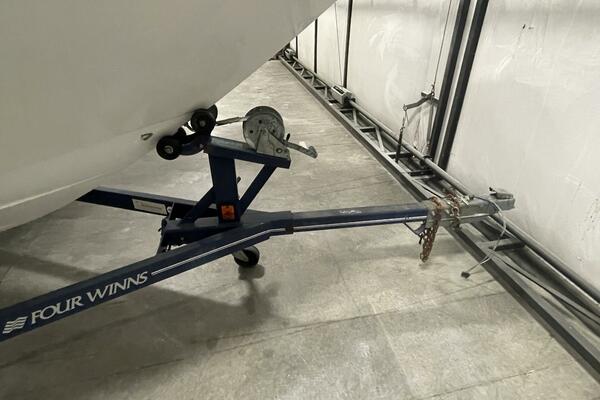 22ft Four Winns Yacht For Sale