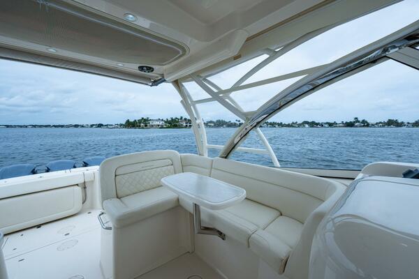 33ft Grady White Yacht For Sale