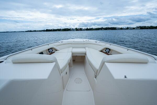 33ft Grady White Yacht For Sale