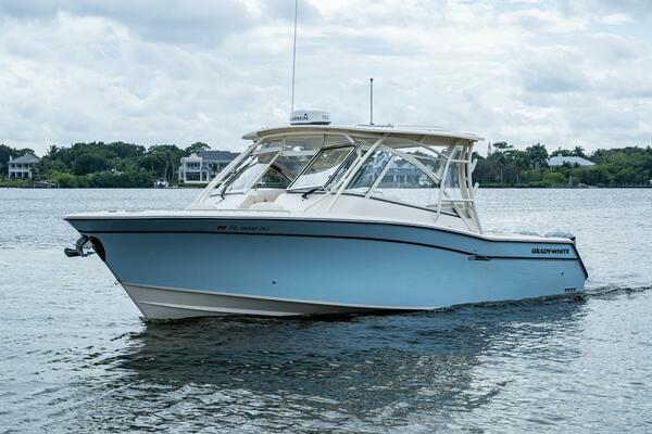 33ft Grady White Yacht For Sale
