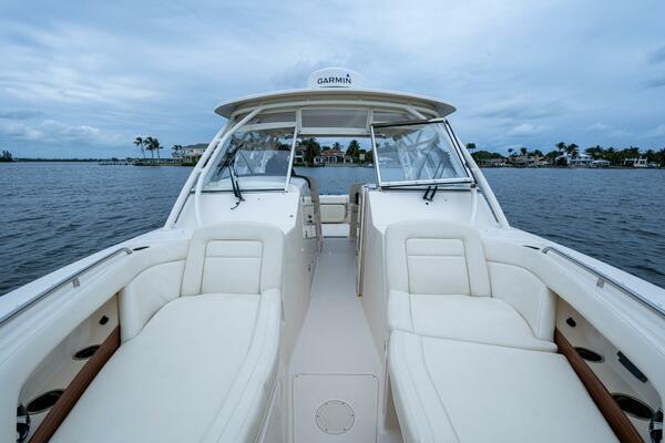 33ft Grady White Yacht For Sale