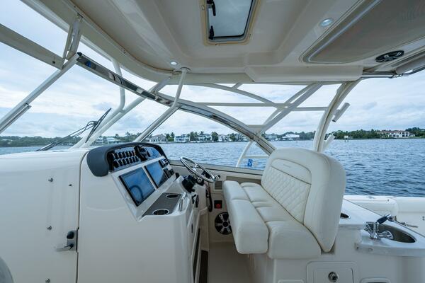33ft Grady White Yacht For Sale