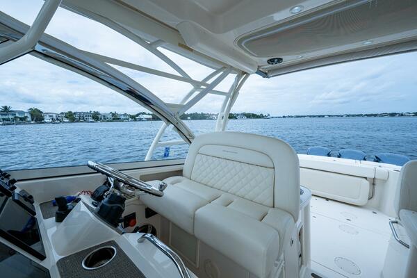 33ft Grady White Yacht For Sale