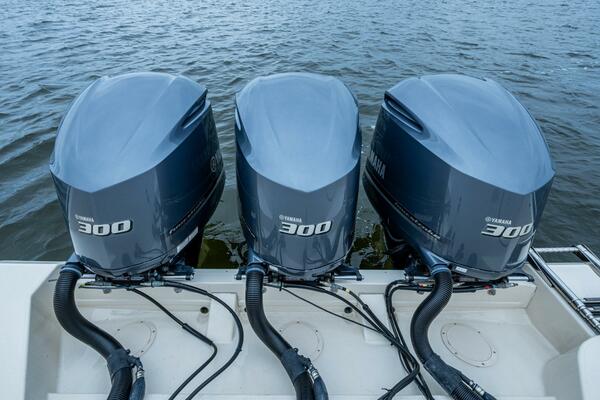 33ft Grady White Yacht For Sale