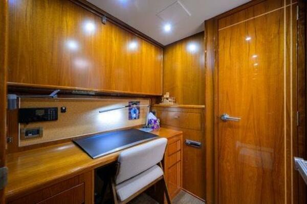 POMBOO 70ft Hatteras Yacht For Sale