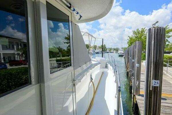 Hatteras 70 Cockpit Yacht For Sale