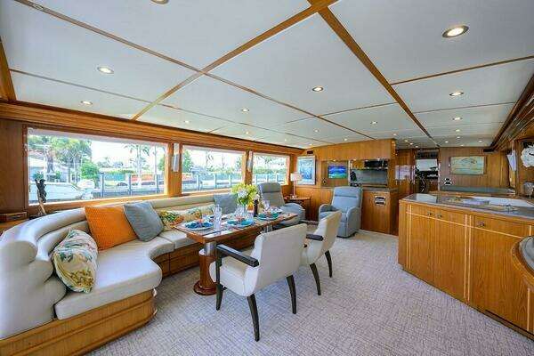 Hatteras 70 Cockpit Yacht For Sale