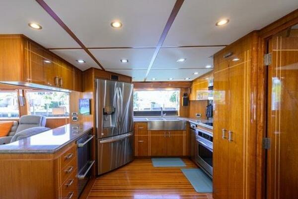 POMBOO 70ft Hatteras Yacht For Sale
