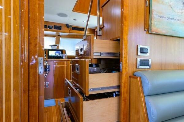 POMBOO 70ft Hatteras Yacht For Sale