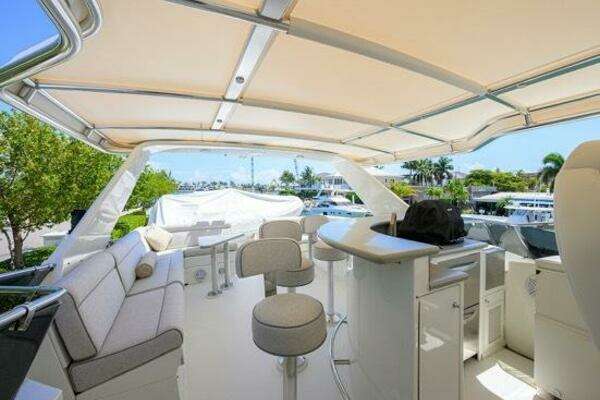 Hatteras 70 Cockpit Yacht For Sale