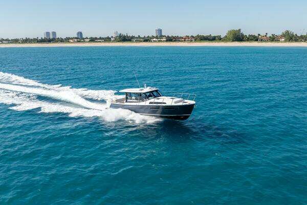 42-ft-MJM-2025-42-In-Stock MJM 42-005 North Palm Beach Florida United States  yacht for sale