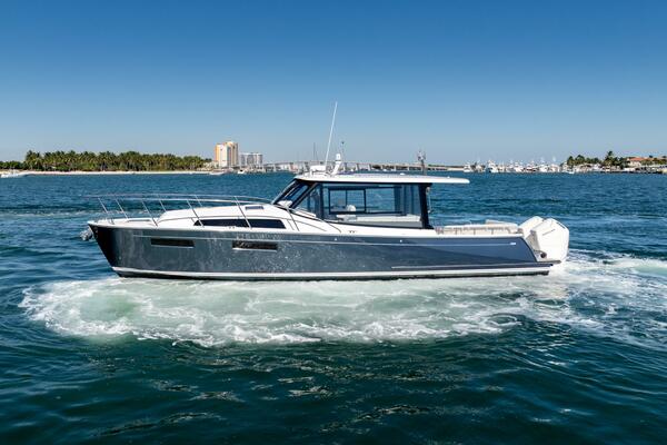 In Stock MJM 42 005 42ft MJM Yacht For Sale